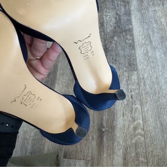 NWOT! Nina Two Strap Satin Elegant Navy Blue Bow Peep Toe Heels - Picture 7 of 11
